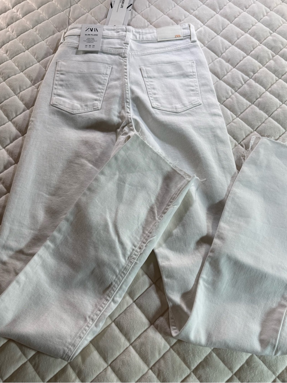 NWT Zara White Slim Flare Jeans Raw Hem High Rise Size 2 / 34